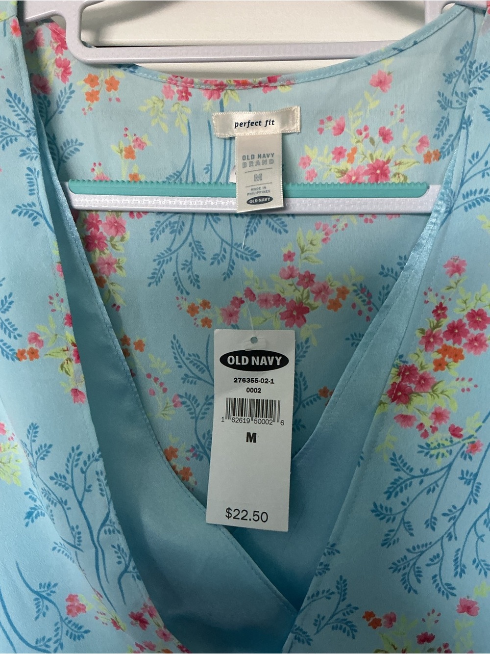 Old Navy Light Blue Floral V-Neck Sleeveless Top - Picture 3 of 3